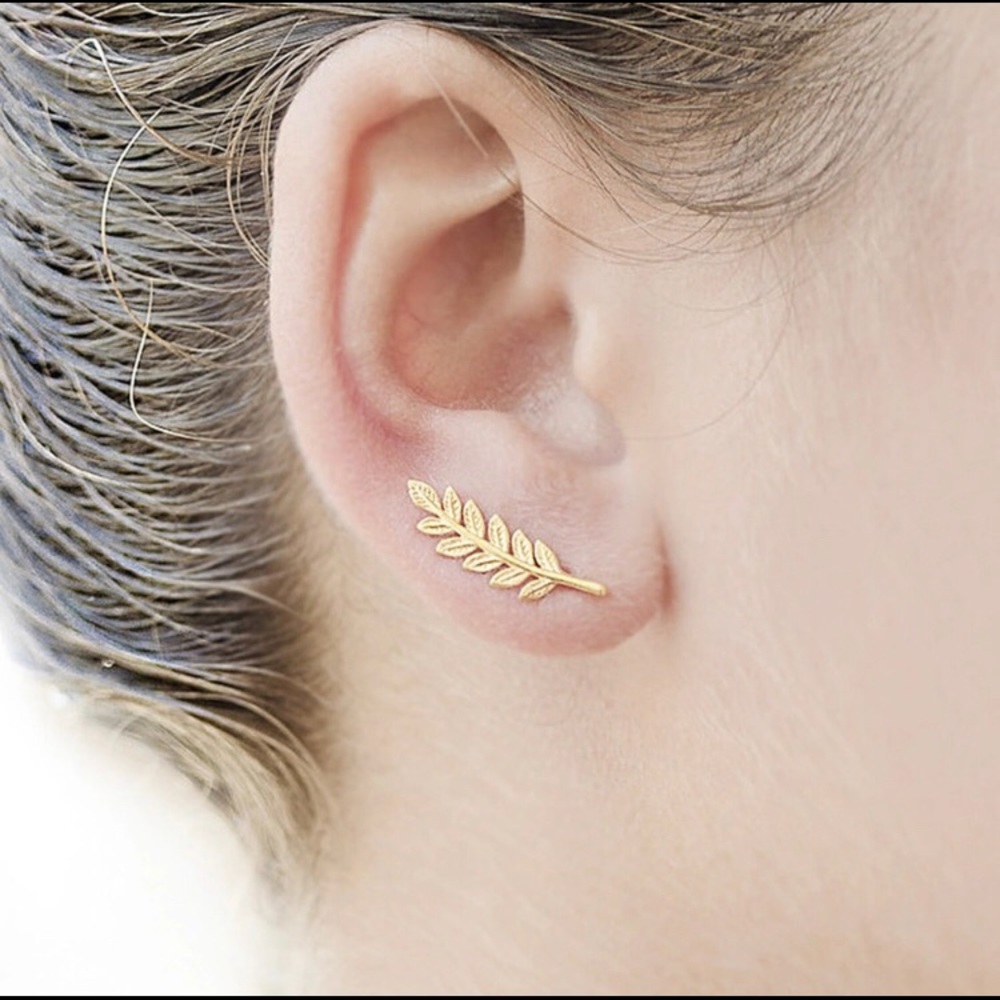 2/$10 💕 Gold Feather Stud Earrings